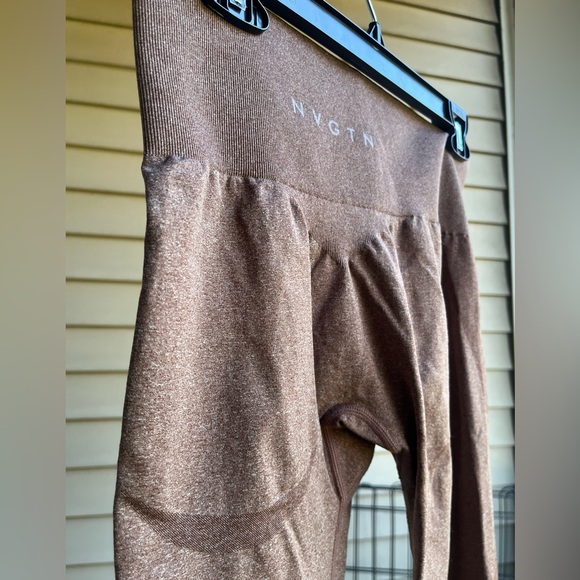 Cocoa Contour Seamless NVGTN Leggings - Picture 6 of 7